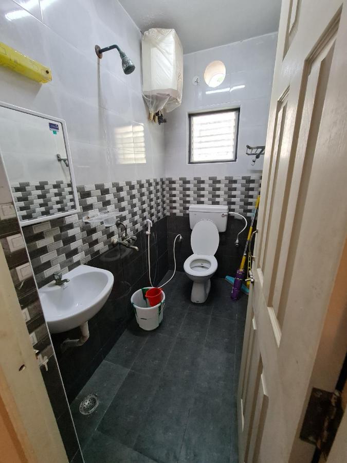 Apartment S4 Sruthi Service *