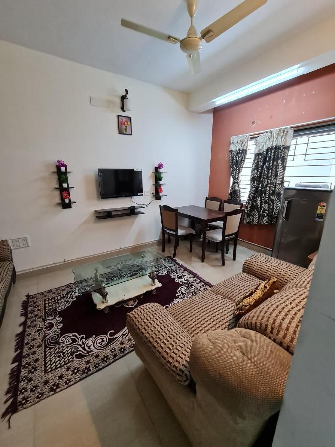 Apartment S4 Sruthi Service *