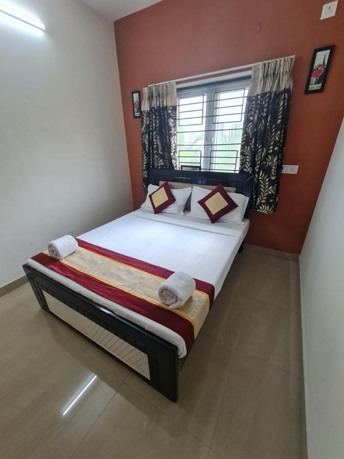 S4 Sruthi Service Apartment *