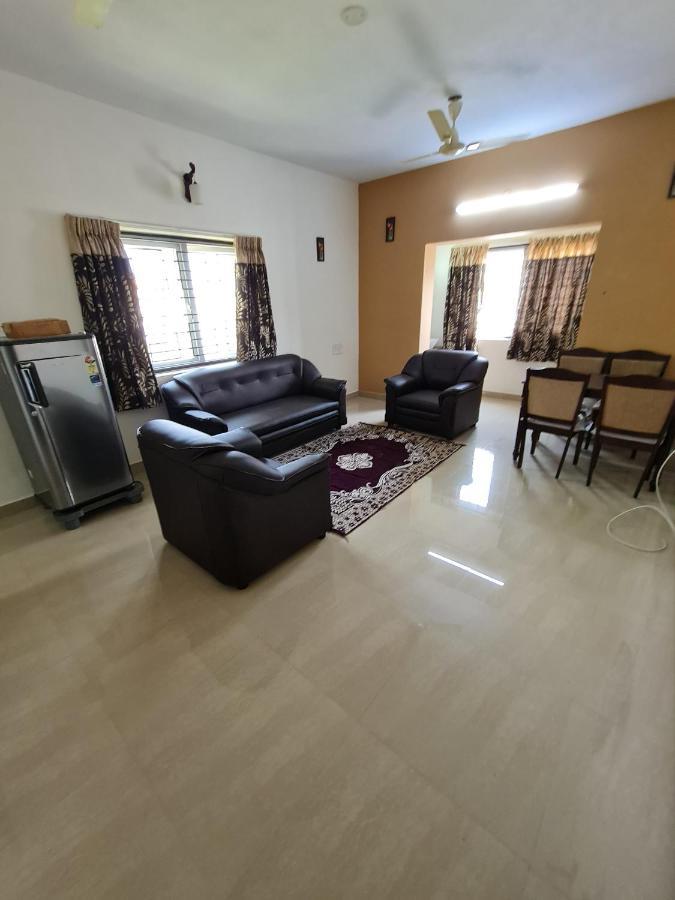 Apartment S4 Sruthi Service